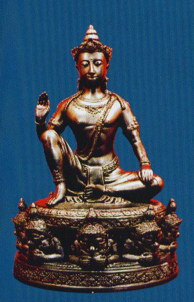 จตุคามรามเทพ ขนาดบูชา พิมพ์ฐานราหูแปดทิศ(จำลององค์ใหญ่)ขนาดหน้าตัก 5 นิ้วรุ่นสองแผ่นดินเนื้อทองเหลืองรมดำ ปี 2548