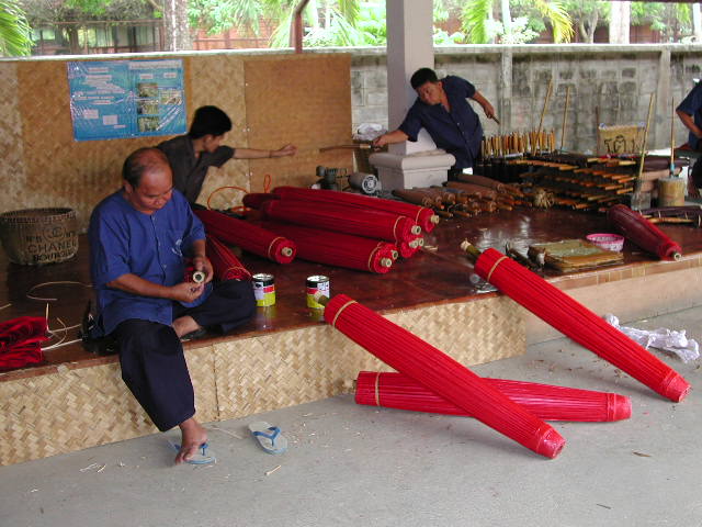หมู่บ้านทำร่มบ่อสร้าง