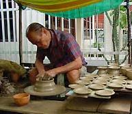 สาธิตการปั้นเครื่องปั้นดินเผา