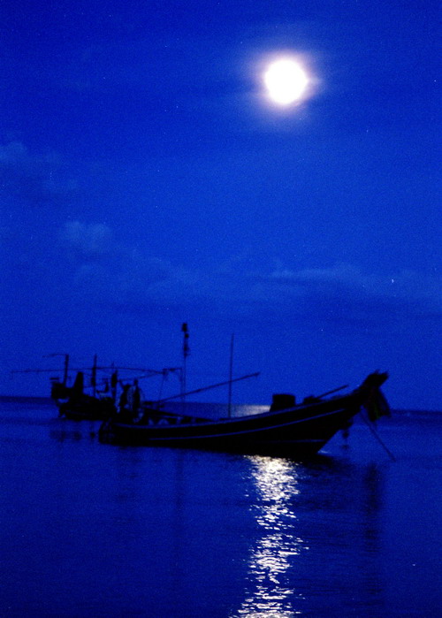 Full moon party ฟูลมูนปาร์ตี้ หาดริ้น พะงัน