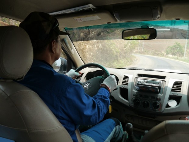 เกร็ดควรรู้สำหรับการขับขี่รถในประเทศลาว