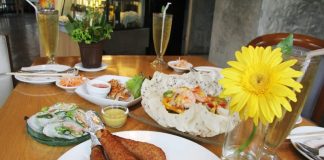 อาหารเวียดนามถูกปากคนไทยร้าน Red Basket (ตะกร้าแดง)