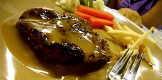 ร้านโกยีสเต็กชั้นดีส่งตรงจากเขาใหญ่ที่แยกวังหิน