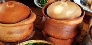 ขนมจีนขยุ้มเส้นสมุนไพรเจ็ดสี