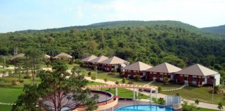 พักผ่อน เล่นกอล์ฟ บนพื้นที่ประวัติศาสตร์พระนารายณ์ ณ หนองช้างนอน