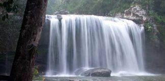 เล่นน้ำชุ่มฉ่ำใจ ที่น้ำตกนาจาน จังหวัดพิษณุโลก