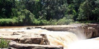 เที่ยวชมน้ำตกสกุโณทยาน(น้ำตกวังนกแอ่น) แห่งสวนรุกขชาติสกุโณทยาน จังหวัดพิษณุโลก