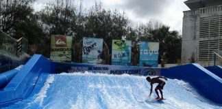 โต้คลื่นจำลองสุดมันที่ SurfHouse Phuket